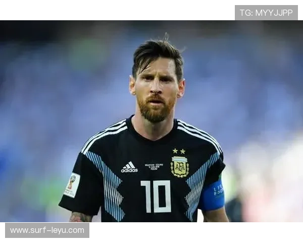 足球巨星九宫格精美壁纸集合展现经典瞬间与辉煌时刻